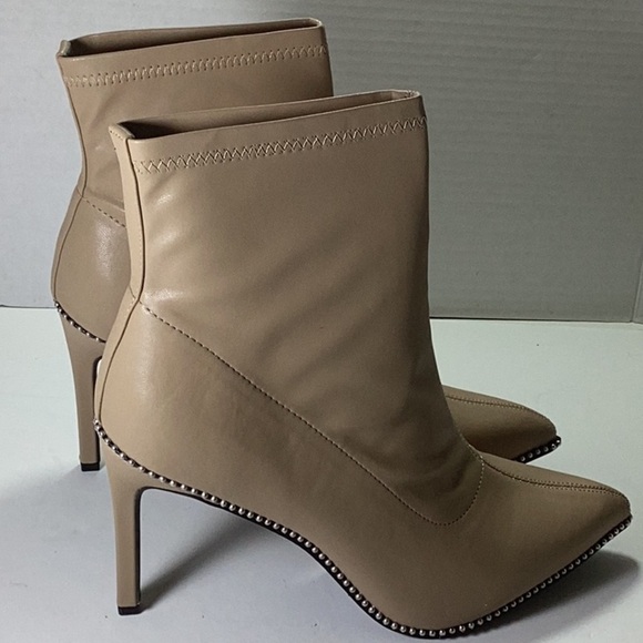 BAR III
Womens Beige Stretch Beaded Melanay Pointed Toe Stiletto - Picture 3 of 7